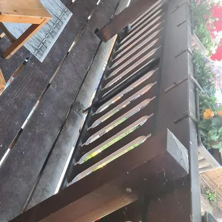 Dachgeschoss Mit Balkon شقة