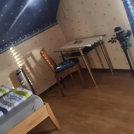 Dachgeschoss Mit Balkon شقة *